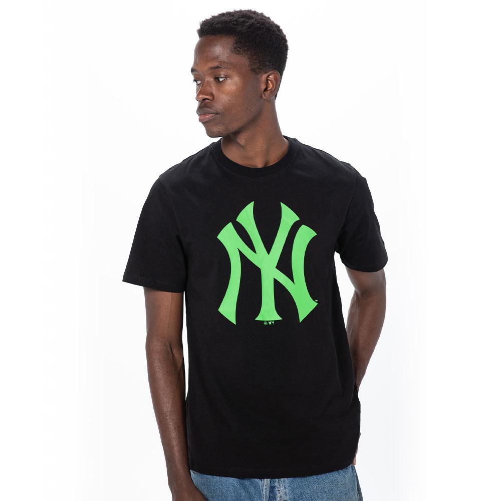 New York Yankees Men's Black Imprint ’47 Echo Tee on model